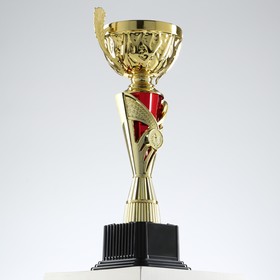 Кубок 155B, наградная фигура, золото, подставка пластик, 35,3 × 18,4 × 10,5 см.