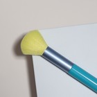 Кисть для макияжа «PENCIL», 14,3 (+/- 1) см,цвет жёлтый/голубой - Фото 3