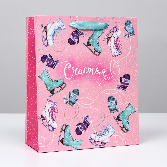 Пакет подарочный новогодний ламинированный «Зимние забавы», 26×32×12 см - Фото 1