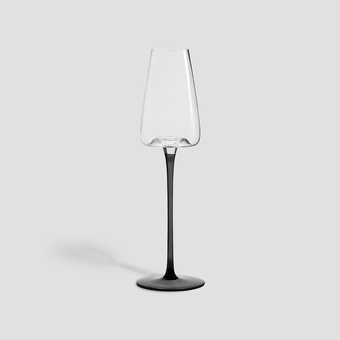 Бокал стеклянный для шампанского Magistro «Амьен», 240 мл, длина ножки 15,1 см, цвет чёрный