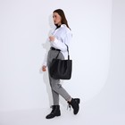 Сумка женская тоут на магните, чёрная - Фото 6