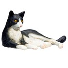 Фигурка Konik «Кошка, чёрно-белая (лежащая)» - Фото 4