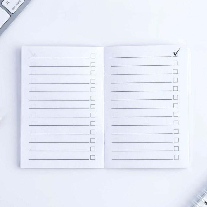 Записная книжка на холодильник. Блокнот «список моих неудач». Список в блокноте. Блокнот киномана. Список в блокноте.