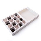 Коробка для 16 конфет, белая 17.7×17.7×3.8 см - Фото 3