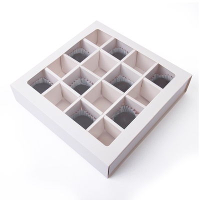 Коробка для 16 конфет, белая 17.7×17.7×3.8 см