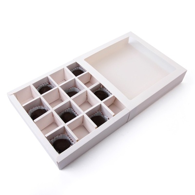 Коробка для 16 конфет, белая 17.7×17.7×3.8 см