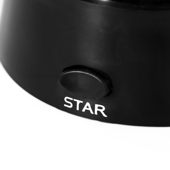 Ночник-проектор "Космонавт в космосе" LED USB/от батареек черный 10,8х10,8х11,5 см RISALUX - фото 1906104682