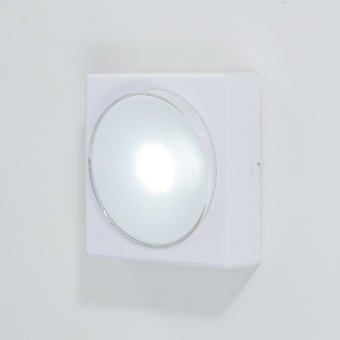 Ночник "Квадро" LED от батареек 4хААА белый 2х9х9 см RISALUX - фото 1888433205