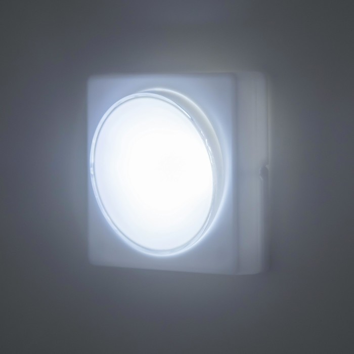 Ночник "Квадро" LED от батареек 4хААА белый 2х9х9 см RISALUX - фото 1907554039