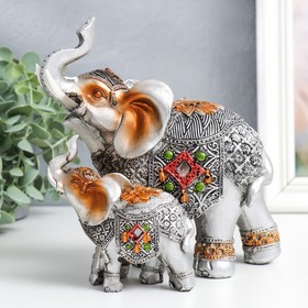 Сувенир полистоун "Слониха и слонёнок в попоне с цветком" серебро 15х12,5х17,5 см