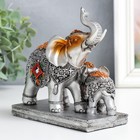 Сувенир полистоун "Слониха со слонёнком в попоне с ромбом" серебро 14х6,3х13,5 см - фото 26604273