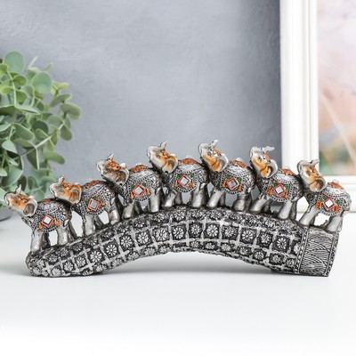 Фигурка полистоун «Семь слонов на бивне с цветами», серебро, 21×4×9.8 см