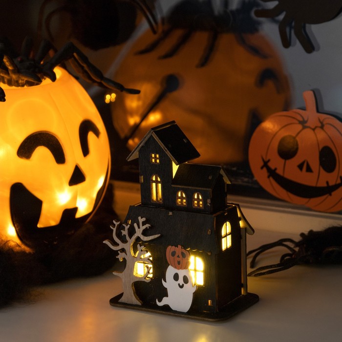 Светодиодная игрушка «Дом с привидением» 9 × 12 × 6 см, пластик, батарейки LR1130х3, свечение тёплое белое - Фото 1