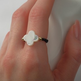 Кольцо цветок "Перламутр" на шпинели, цвет чёрный с золотом, 17 размер