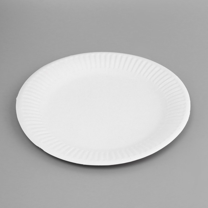 Тарелка одноразовая "Белая" картон, 18 см - Фото 1