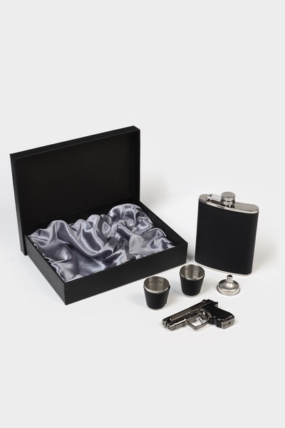 Подарочный набор 5 в 1: фляжка 240 мл, стопка 30 мл, воронка, 2.5×3.5 см, зажигалка