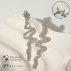 Серьги висячие со стразами «Змейка» изогнутая, цвет белый в серебре, 5,7 см - фото 10075133