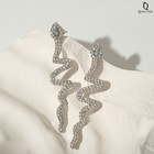Серьги висячие со стразами «Змейка» изогнутая, цвет белый в серебре, 5,7 см - фото 8689970