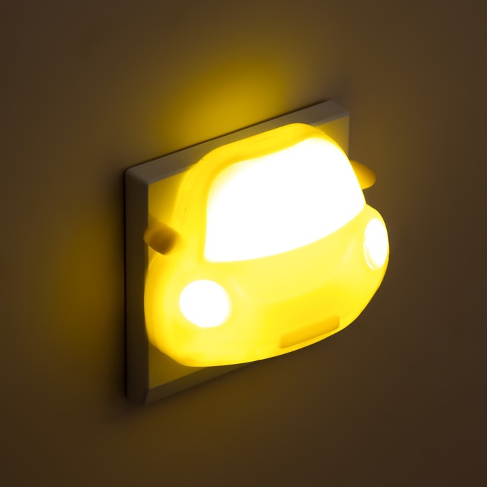 Ночник "Машинка" LED желтый 7х8х7 см - фото 1906124544