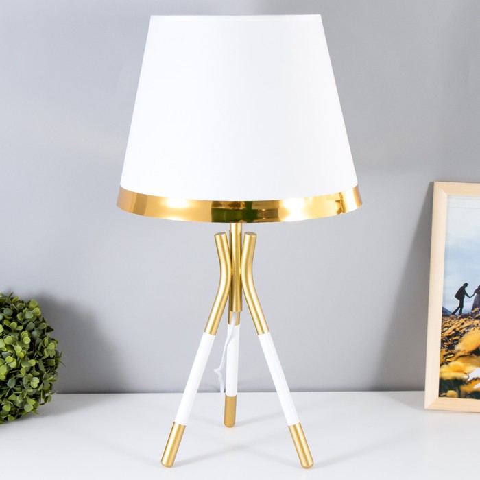 Настольная лампа «Венеция» E27 40 Вт бело-золотой 28×28×50 см RISALUX