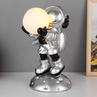 Ночник "Космонавт" LED от батареек серебро 16х16х30,5 см RISALUX - Фото 2
