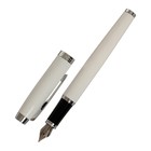 Ручка подарочная перьевая, в кожзам футляре, корпус белый с серебром - фото 6746219