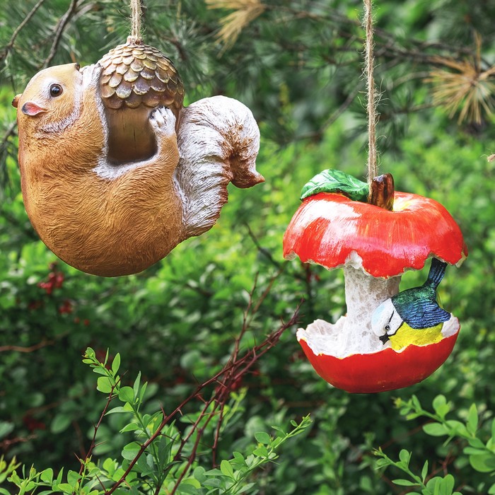 Подвесная кормушка для сада и дачи "Красное яблоко с птичкой" из полистоуна, 14см, маленькая - фото 1909039562