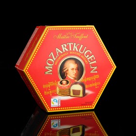 Конфеты марципановые Mozartkugeln maître truffout с двойным слоем шоколада, 300 г 9383172