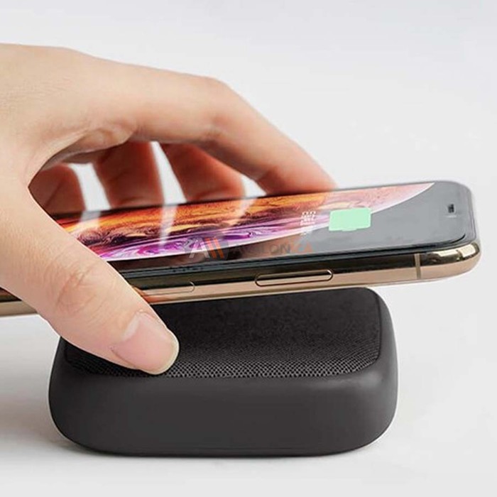 Внешний аккумулятор Solove W5, 10000 мАч, 2.4 А, 2 USB, беспроводная зарядка, чёрный - Фото 1