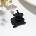 Значок "Утёнок" с цветком, цветной в чёрном металле - Фото 2