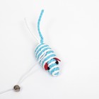 Дразнилка-удочка с мышью на деревянной ручке, голубая/белая - фото 6770559