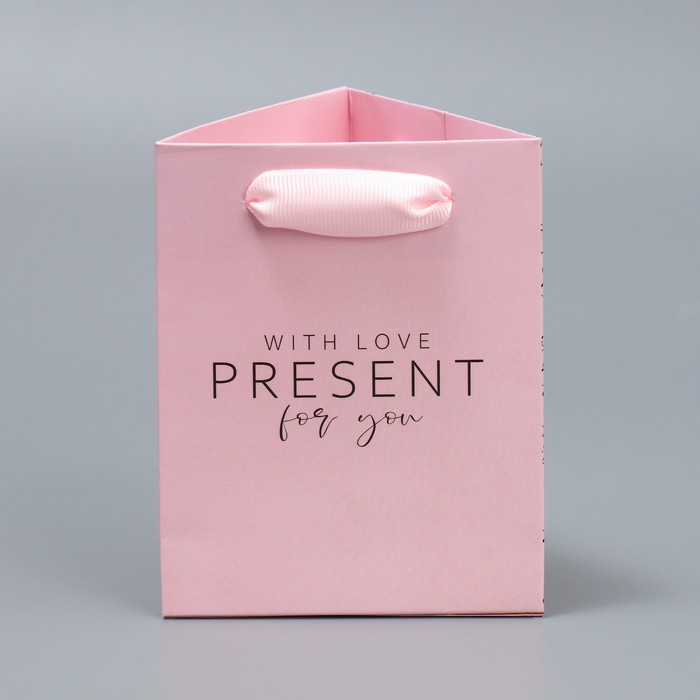 Пакет подарочный для цветов треугольный, упаковка «Подарок» 12 х 8,3 х 9,6 см