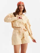 Костюм женский (блузка, шорты) MINAKU: Enjoy цвет бежевый, размер 48 9345778