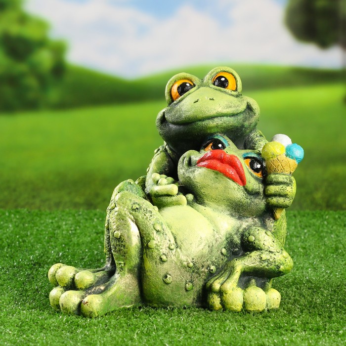 Садовая фигура "Ква-ки с мороженным" 24х20х22см - Фото 1