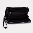 Кошелёк женский на молнии с ремешком, цвет чёрный - фото 39071225