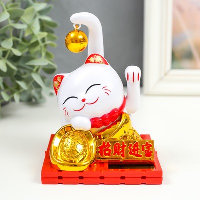 Маятник настольный антистресс «Манэки-нэко со слитком и бубенчиком», пластик, от солнечной батареи, 8.8×8.8×11.5 см