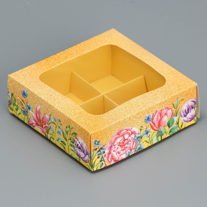 Коробка под 4 конфеты, кондитерская упаковка «Цветы», 10.5 х 10.5 х 3.5 см