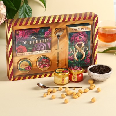 Подарочный набор «Ты совершенна»: крем-мёд с клубникой и хлопком 30 г × 2 шт., арахис в шоколадной глазури 70 г, чай чёрный с тропическими фруктами 50 г, ложка