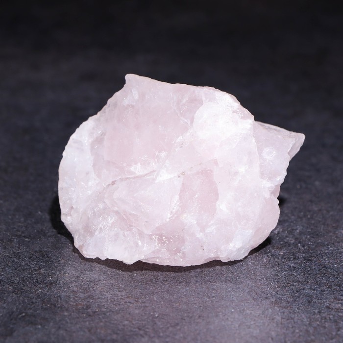 Камень, сувенир "Розовый кварц", 6х6х4 см - Фото 1