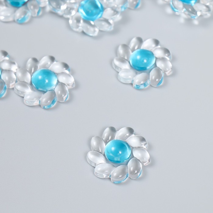 Декор для творчества пластик "Цветок с цветной серединкой" прозрачно-голубой 0,8х2,4х2,4 см   912946