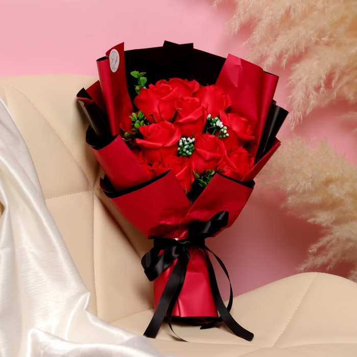 Эксклюзивный букет из красных мыльных роз, 11 шт - фото 1906173584