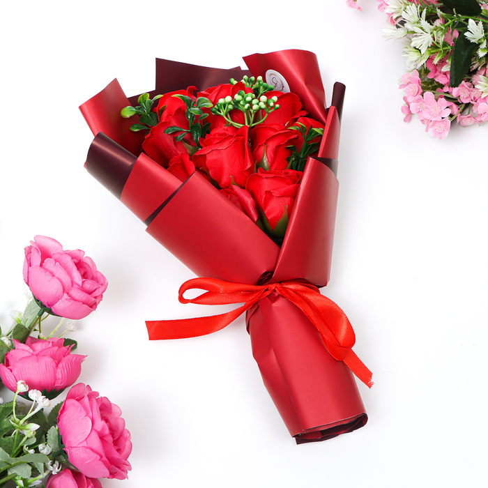 Эксклюзивный букет из красных мыльных роз, 11 шт - фото 1906173589