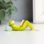 Сувенир полистоун "Лягушонок - чтение лёжа" 1,9х6,1х2,4 см - фото 22011453