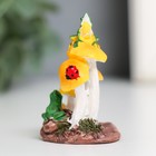 Сувенир полистоун "Лягушата и грибочки" 5,6х5,1х4,1 см - фото 22011530