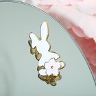 Брошь «Зайчик» цветочный хвостик, цвет бело-розовый в золоте - Фото 2