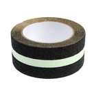 Лента клейкая ТУНДРА, противоскользящая, с фотолюминесцентной полосой, черная 50 мм × 5 м - Фото 1