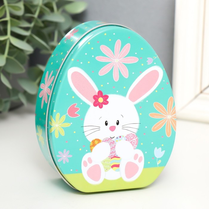 Металлическая шкатулка - яйцо «Зайчик с охапкой раскрашенных яиц», для украшений, хранения мелочи, 11.7×9.2×4.5 см - Фото 1