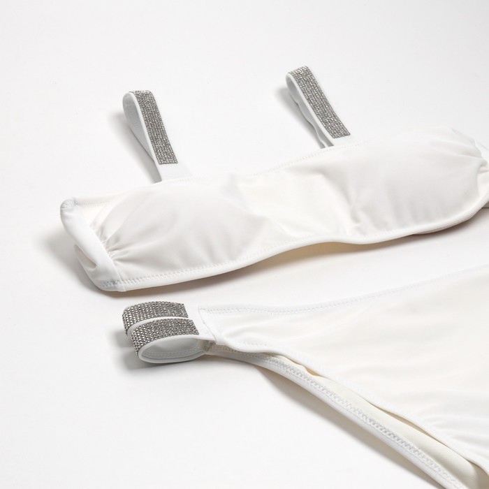 Купальник женский раздельный MINAKU со стразами цвет белый, размер 44