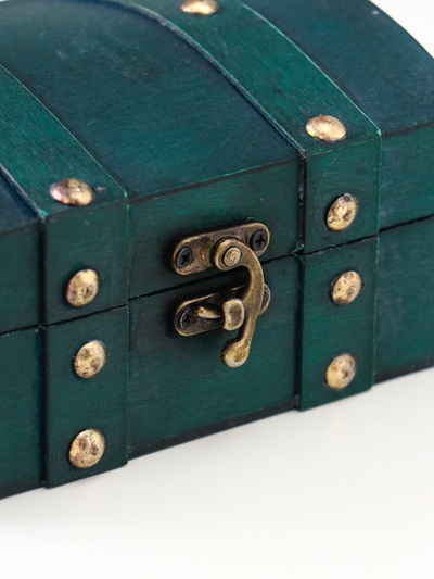 Шкатулка для украшений «Сундучок. Алиенора», дерево, с заклёпками, выпуклая, зелёный, 15×11.5×7.5 см