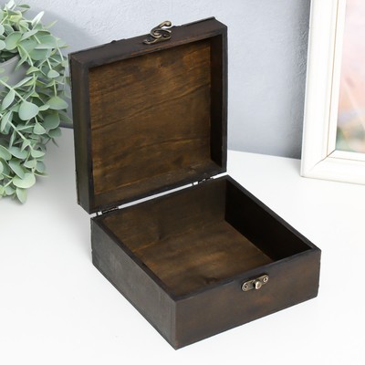 Шкатулка для украшений «Сундучок. Мира», дерево, с заклёпками, коричневый, 15×15×7.5 см